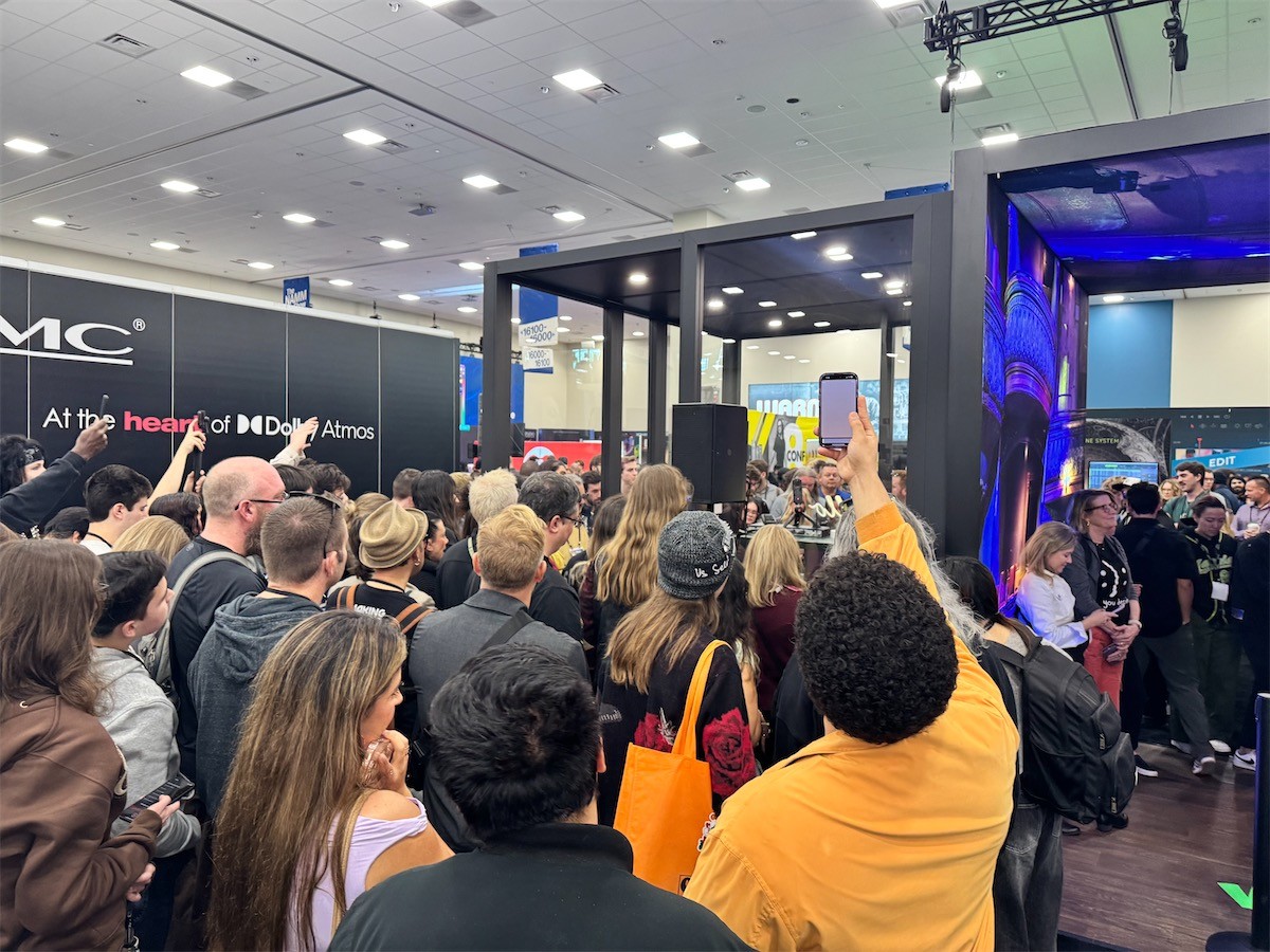 JacobCollier_NAMM2025_IMG_7854