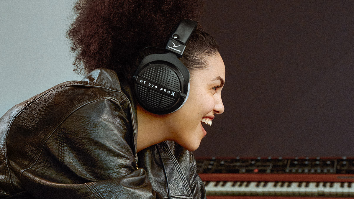 beyerdynamic DT 990 PRO X Headphones Get Detachable Cable and New Drivers beyerdynamic DT 990 PRO X Headphones Get Detachable Cable and New Drivers