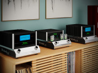 McIntosh Announces Matching MC830 Solid State Amplifier and C8 Vacuum Tube Preamplifier