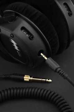Studio Meets Lifestyle with the beyerdynamic Custom Studio