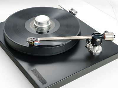 Bryston Believes Vinyl Is Serious Business and Introduces BLP-1 Turntable