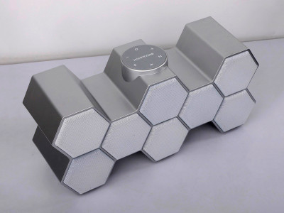 New Honeycomb Bluetooth Portable Speaker Uses Cell Structure