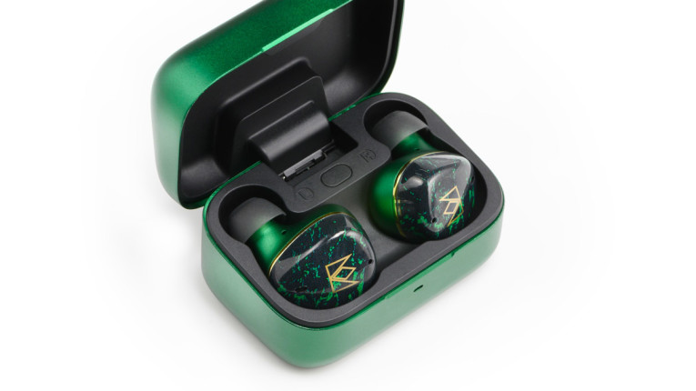 商品画像：Noble Audio Tux 5 Review: Son Of Khan - Major HiFi 4