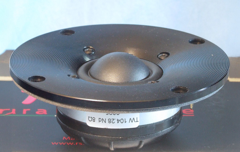 RS_TW104-Tweeter-photo2-Web