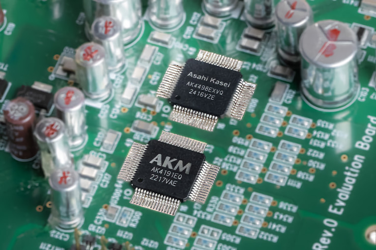 New AKM AK4498EX Partitioned Stereo D/A Converter Now New AKM AK4498EX Partitioned Stereo D/A Converter Now