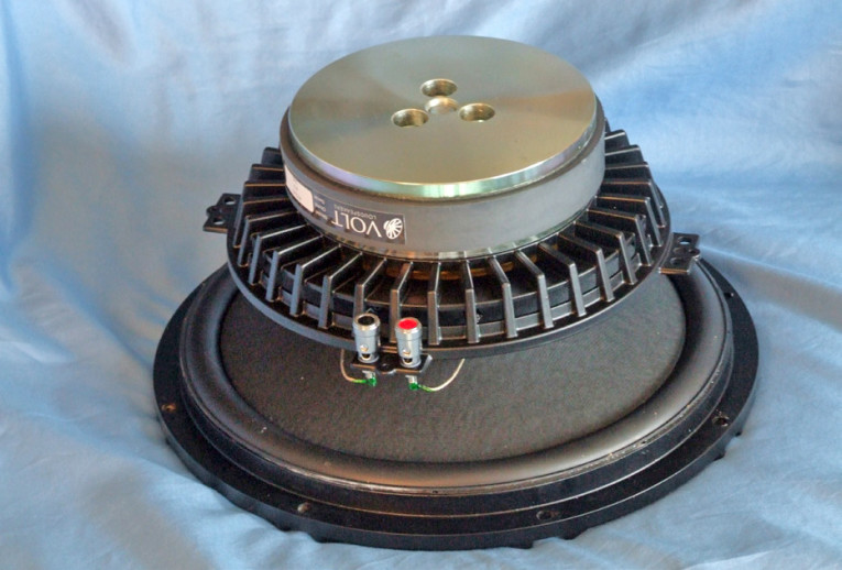 Test Bench Volt RV3143 Studio Monitor Woofer audioXpress