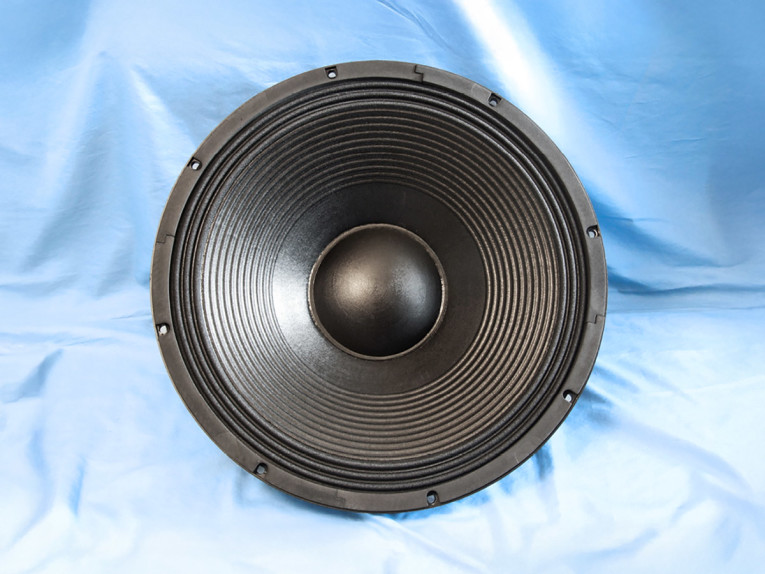 Photo1-Celestion-tsq214-Subwoofer-FrontWeb