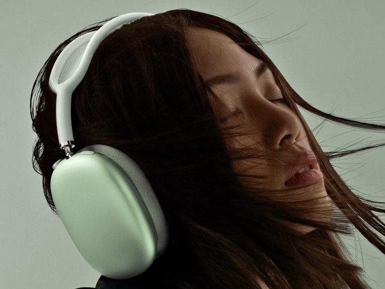 Apple Introduces AirPods Max Over Ear Headphones with Adaptive EQ