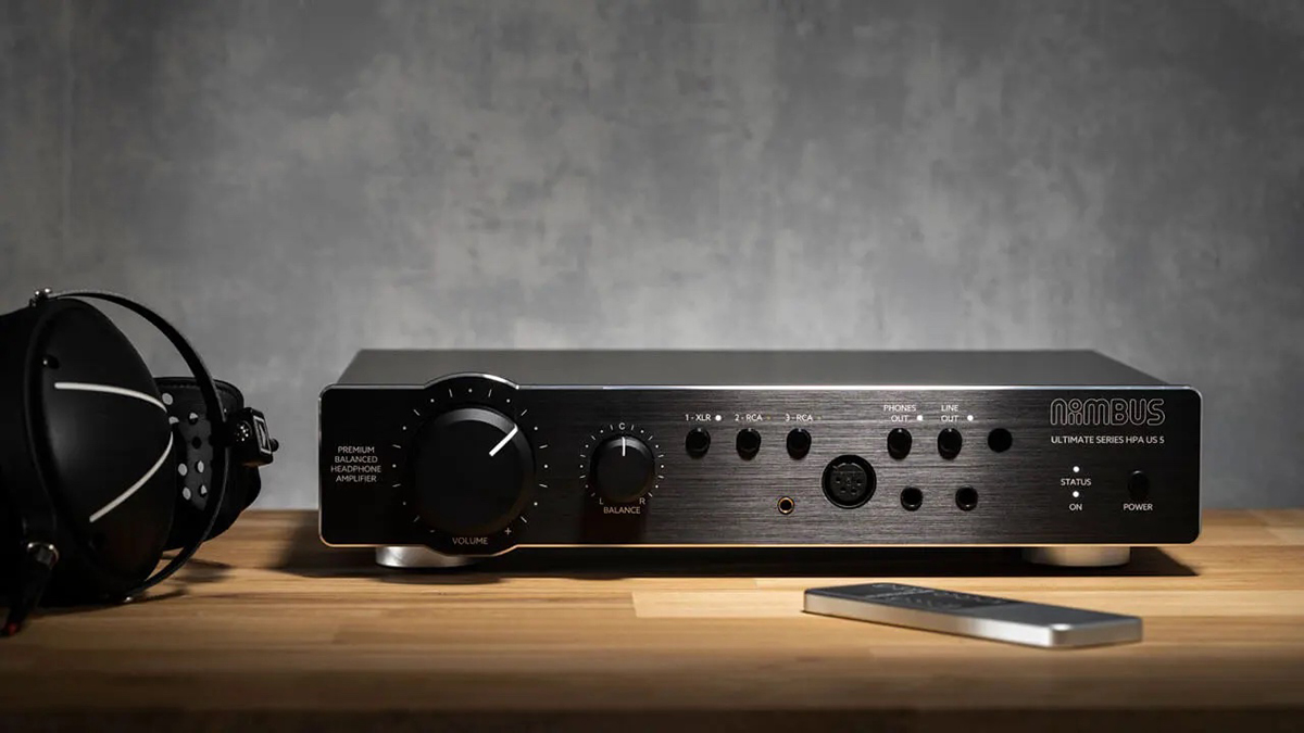 Headphone amp with balance discount control