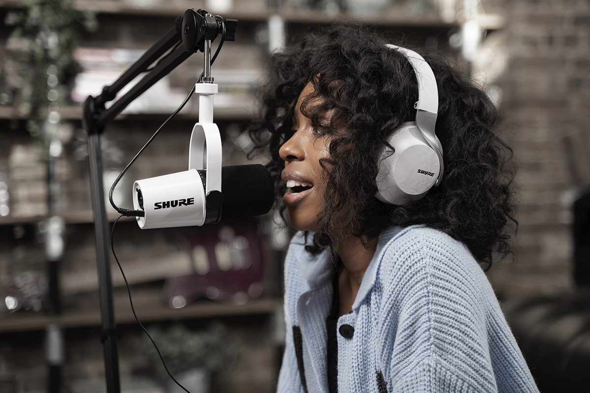 Shure Announces Limited-Edition MV7 White Noir Microphone