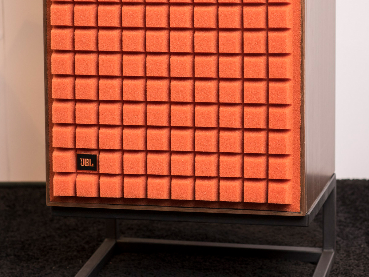 JBL Introduces Updated JBL100 Classic Loudspeaker at CES 2018 | audioXpress