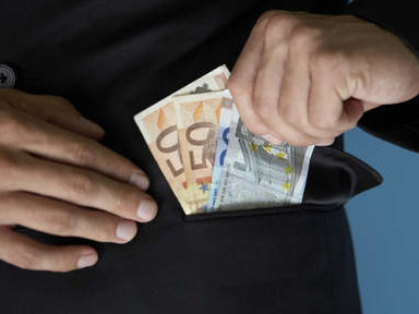 Gevluchte fraudeur kunstfonds komt terug