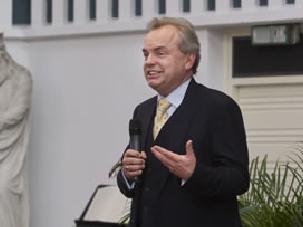 Bestuur SBF pal achter bezoldiging Van Eijck