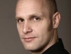 Frank van der Linde: “Ontwikkelingshulporganisaties zijn visieloos”
