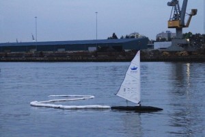 Open Hardware Oil Spill Cleaning Robot Is Ready to Set Sail