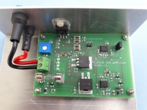 Adjustable Current Sink with Integrated Clock Generator