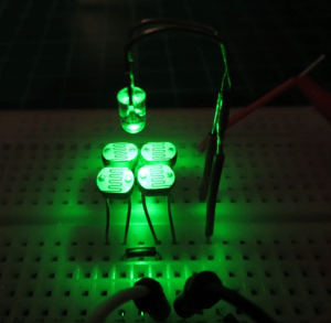 Voltage controlled 24dB/oct Synthesizer Filter using LDRs