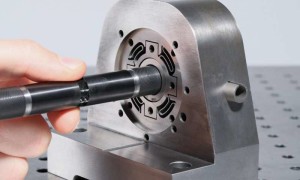Rotor with air cushion bearing and vibration test rig. Image: EPFL 2020