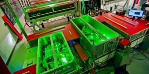 Laser liefert 1 Petawatt-Impuls