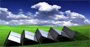 Reflektoren in den Zwischenräumen von Solarpanels. Grafik: Joshua Pearce et. al.