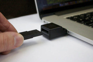 Der RUGGEDrive wird über den DFX-Adapter angeschlossen.