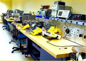 Crazy Xmas @ Elektor: win home lab equipment t.w.v. € 2500