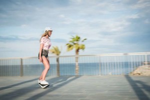 Elektrische zelfbalancerende rolschaatsen