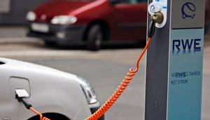 The coming breakdown of the power grid (Or: why electric cars can work only if consumers turn to smart charging)