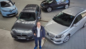 Project leader Arnulf Thiemel and the cars examined for possible owner’s privacy leaks