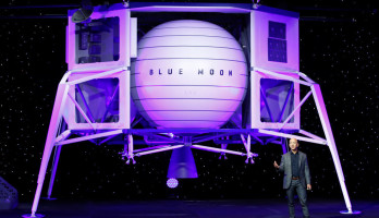 Amazon Boss Jeff Bezos Presents Lunar Lander