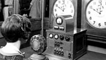 Bauen Sie eine (mehrsprachig) sprechende Uhr!