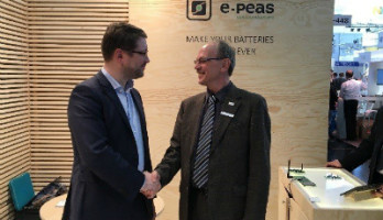 Geoffroy Gosset (e-peas) und Roland Karasch (KAMAKA Electronic Bauelemente Vertriebs GmbH)