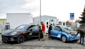 FastCharge: Laden mit 450 kW. Bild: BMW.