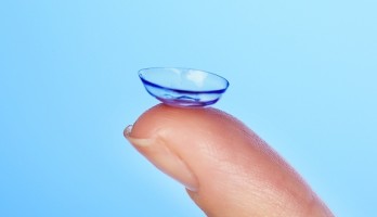 Polymerfilm-Beschichtung verwandelt Kontaktlinsen in Sensoren