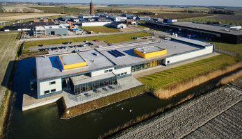 Das Fabrikgebäude von tbp electronics in Dirksland.