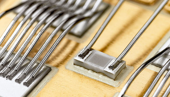 Bonddraht Leistungselektronik. Bild: Heraeus.