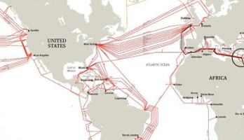 Karte von in Meeren verlegten Internet-Kabeln. Von Alexander van Dijk. CC-BY-Lizenz.