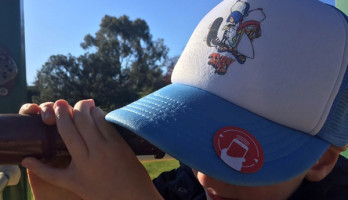La casquette connectée pour retrouver les enfants égarés