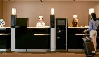 Seuls les clients sont des humains dans cet hôtel