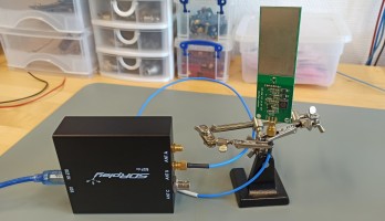 Le récepteur SDR SDRplay RSPdx couvre une plage de fréquences de 1 kHz à 2 GHz (Essais)