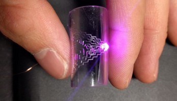Impression à encre métallique pour circuits flexibles auto-réparables