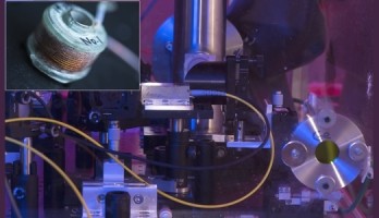 30 tesla op een laboratoriumtafel