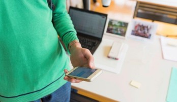 Bij het onderzoek is gekeken naar het verband tussen blootstelling aan de straling van mobiele telefoons en de ontwikkeling van het geheugen bij jongeren (foto: Swiss TPH).