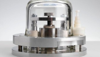 Er bestaan minieme verschillen tussen het prototype van de kilogram in Sèvres en de kopieën die elders worden bewaard (foto: SPL).