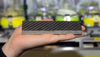 Door de wapening met koolstofvezels is deze tegel extreem sterk waardoor nieuwe efficiënte constructies mogelijk worden (foto: A. Battenberg/TUM).