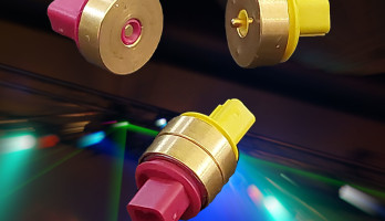 Draaibare magnetische led-connectoren