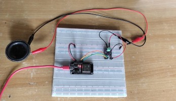 DIY Bluetooth speaker met ESP32 A2DP en MAX98357A I2S versterker