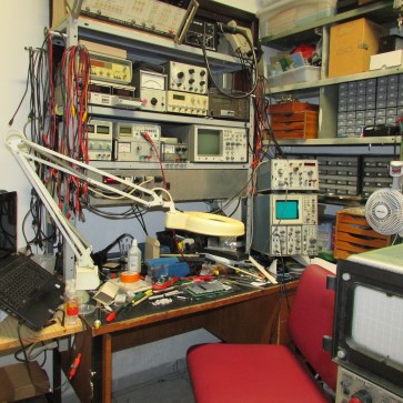 A Workspace for Playing with Analog Circuitry