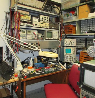 A Workspace for Playing with Analog Circuitry