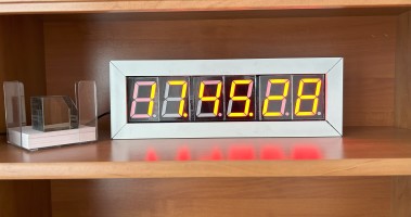 7-Segment Large Display Clock